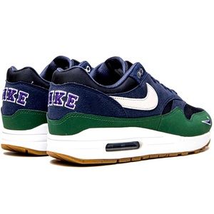 Nike woman Air Max 1